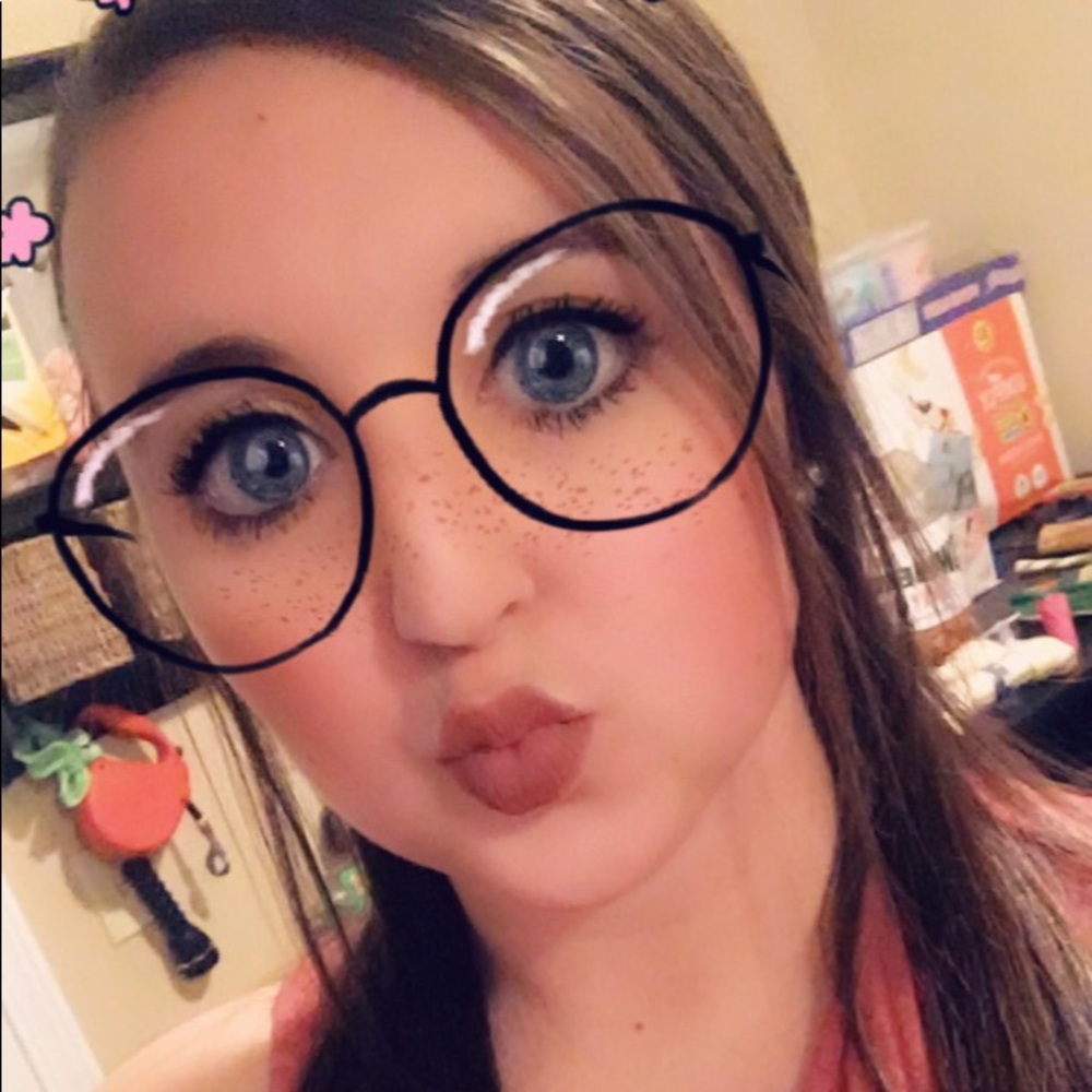 Meet your Posher, Jennifer